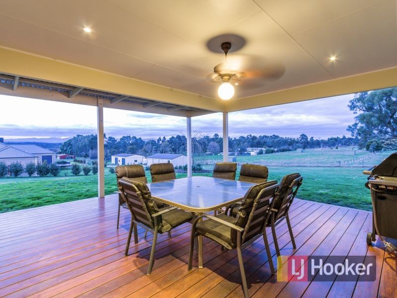 10 Gwen Meredith Drive, Bunyip VIC 3815