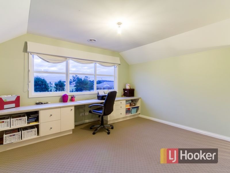 10 Gwen Meredith Drive, Bunyip VIC 3815