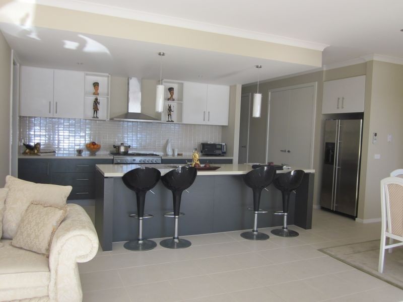 5 Albatross Drive, Pakenham VIC 3810