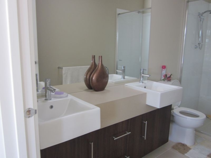 5 Albatross Drive, Pakenham VIC 3810