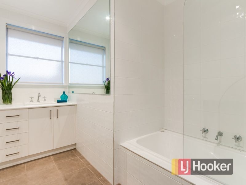 23 Deveney Street, Pakenham VIC 3810