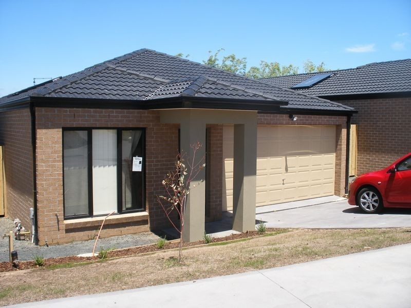 4/103 Army Road, Pakenham VIC 3810