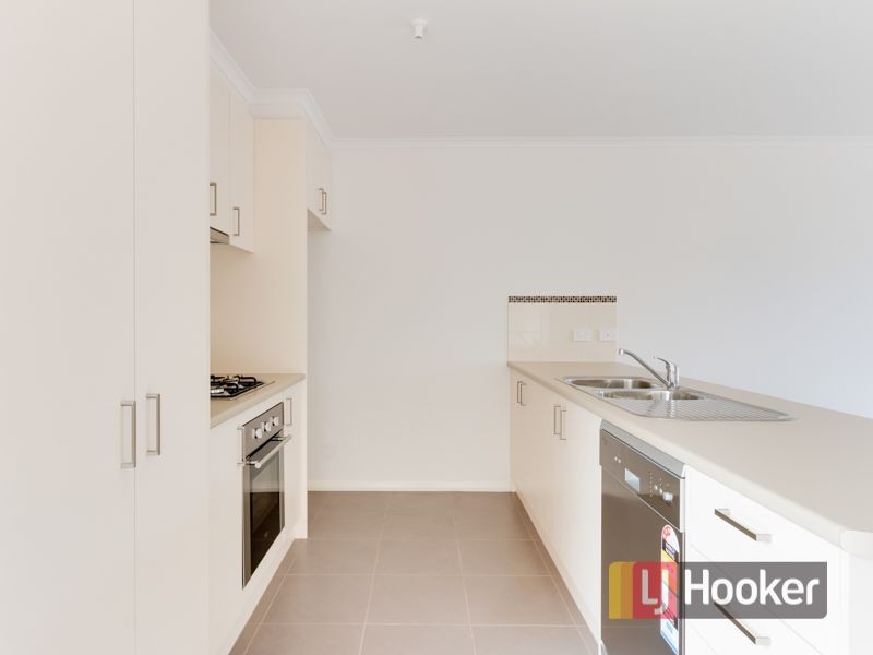 2/1-3 James Street, Pakenham VIC 3810