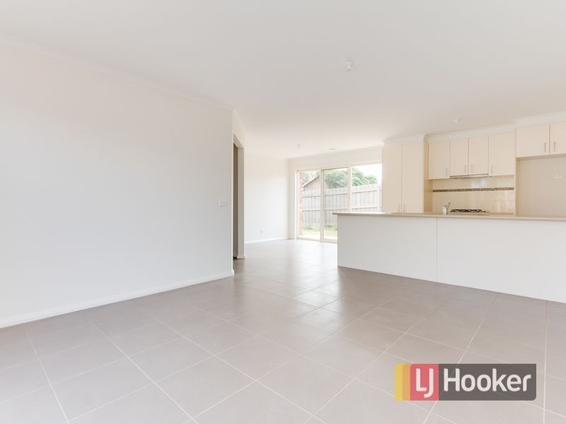 2/1-3 James Street, Pakenham VIC 3810