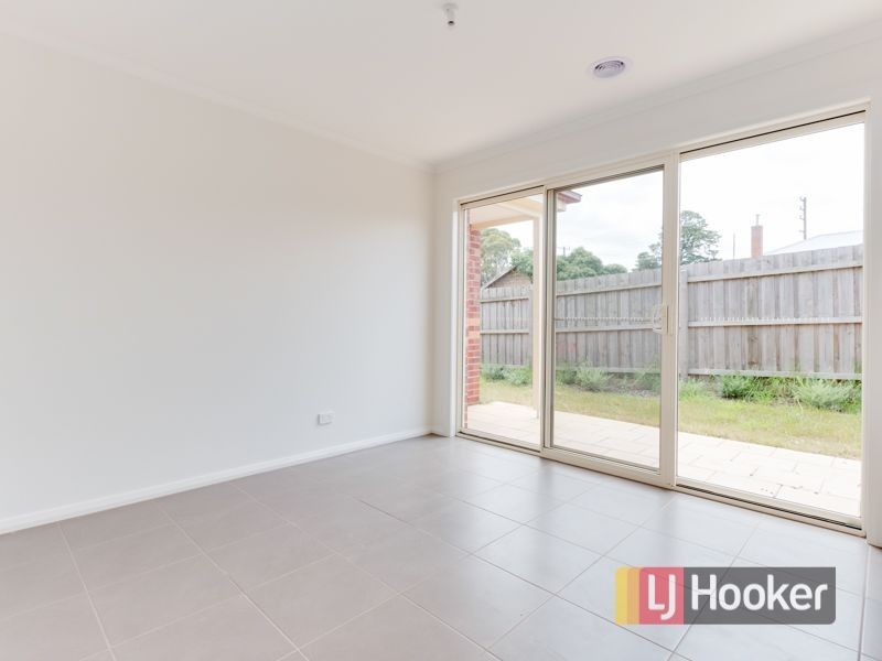 2/1-3 James Street, Pakenham VIC 3810