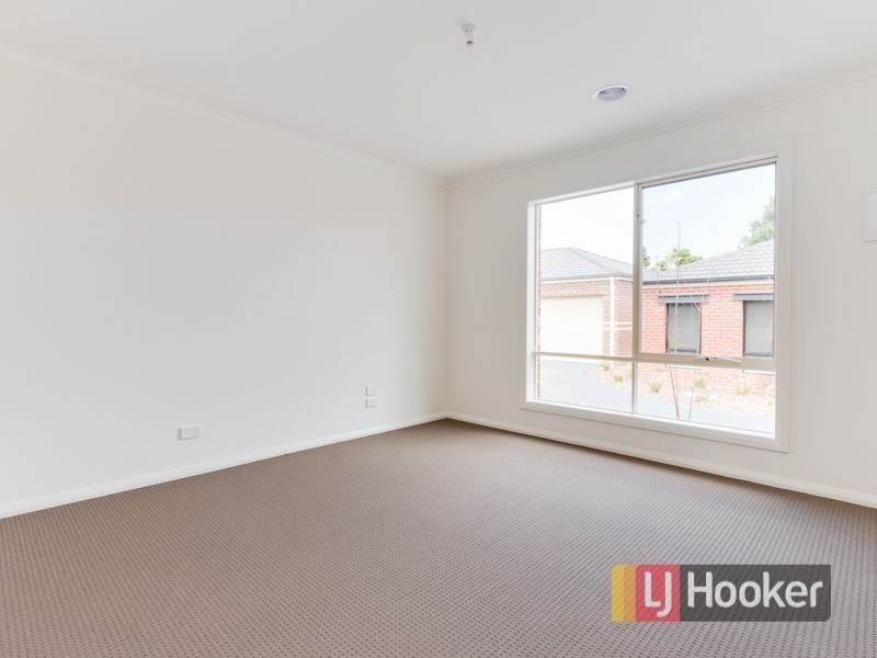 2/1-3 James Street, Pakenham VIC 3810
