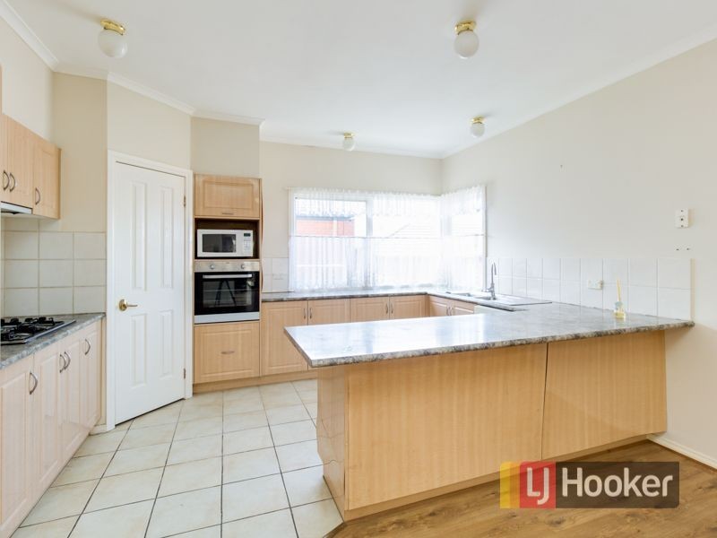 4 Hillrise Court, Pakenham VIC 3810