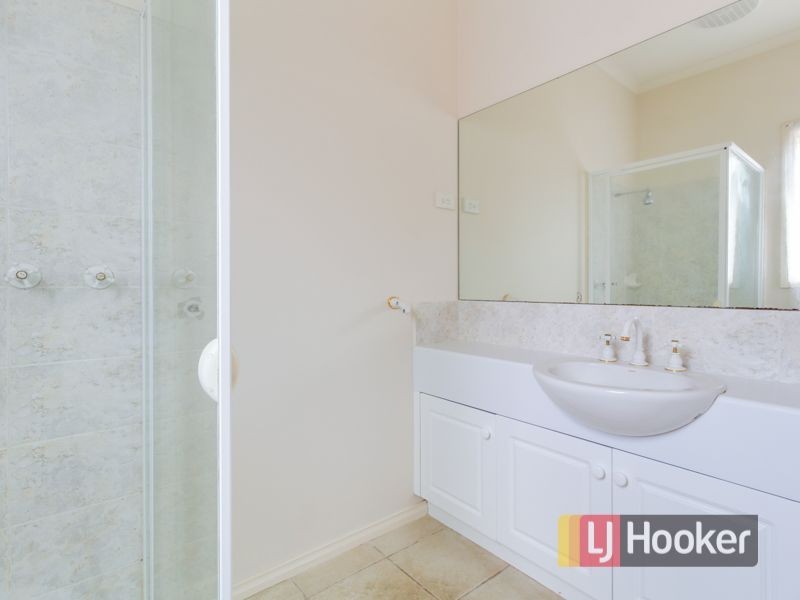 4 Hillrise Court, Pakenham VIC 3810