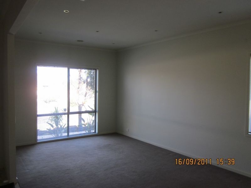 5 Flinders Chase, Pakenham VIC 3810