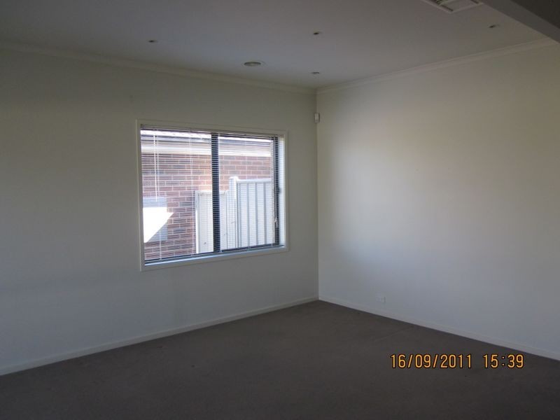 5 Flinders Chase, Pakenham VIC 3810