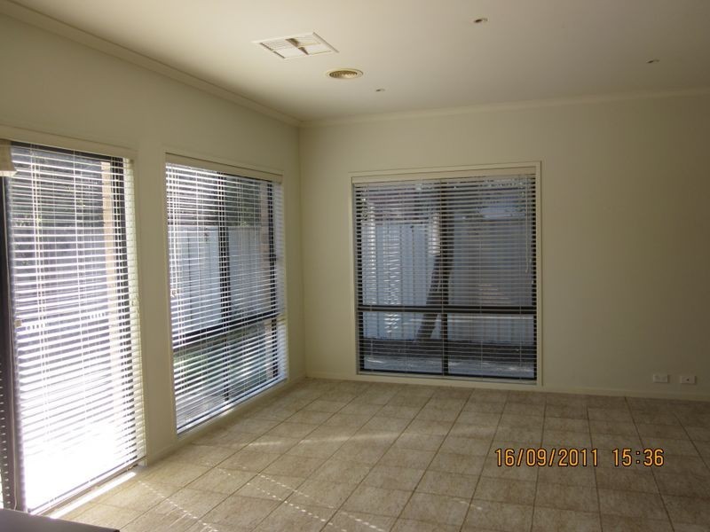 5 Flinders Chase, Pakenham VIC 3810