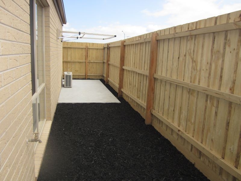 11 Cerreto Mews, Pakenham VIC 3810