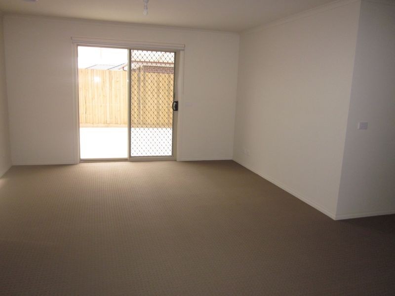 11 Cerreto Mews, Pakenham VIC 3810