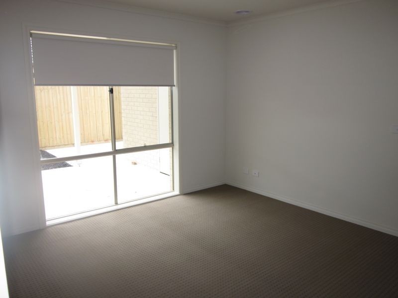 11 Cerreto Mews, Pakenham VIC 3810