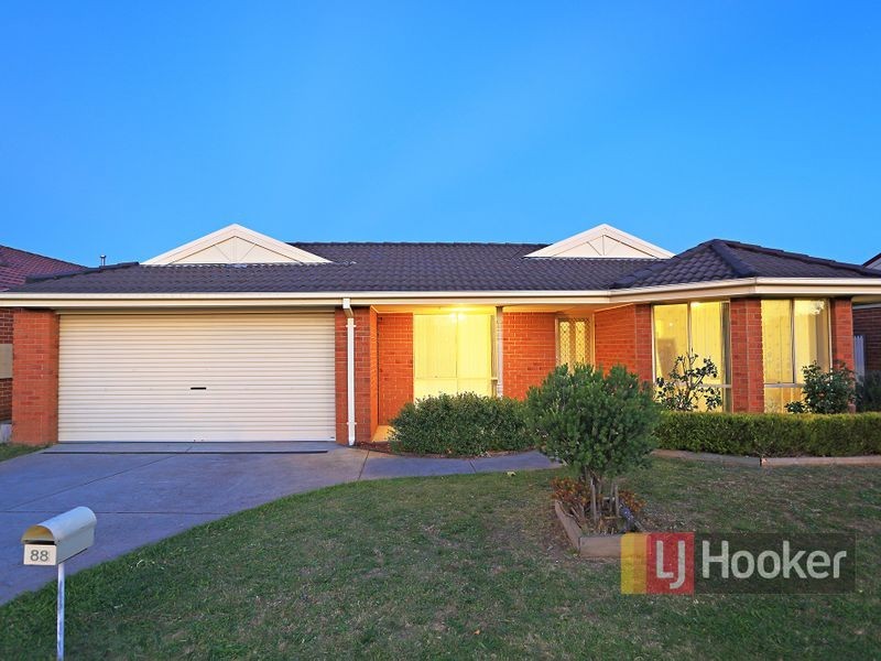 88 McGregor Road, Pakenham VIC 3810
