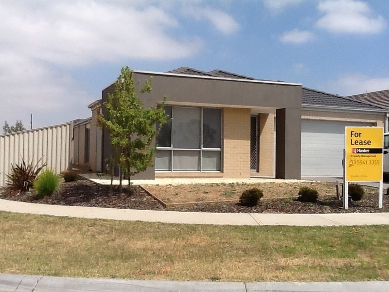 15 Celebration Circuit, Pakenham VIC 3810