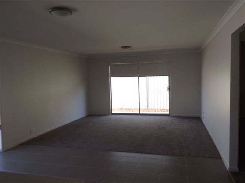 15 Celebration Circuit, Pakenham VIC 3810