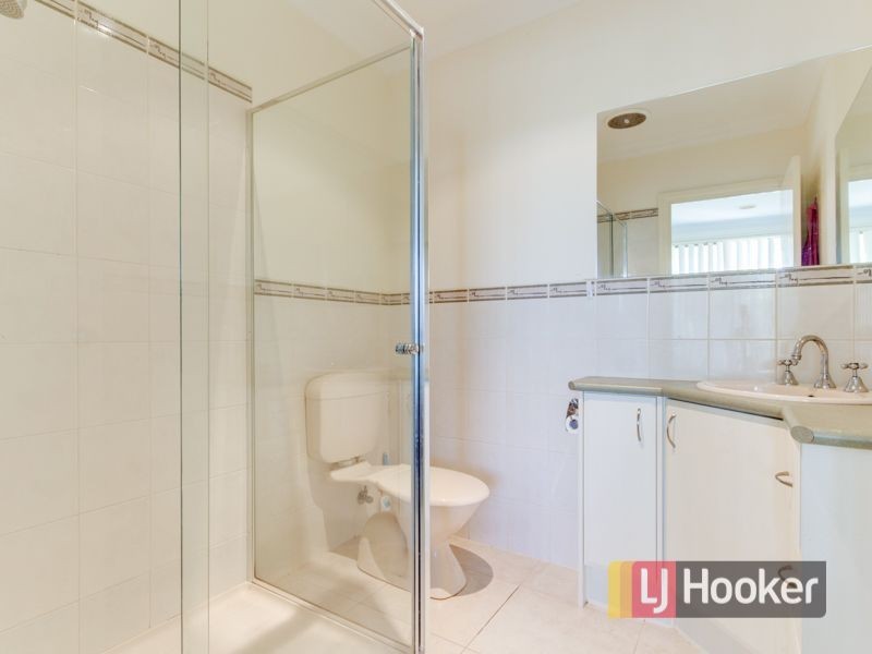 24 Grice Quadrant, Pakenham VIC 3810