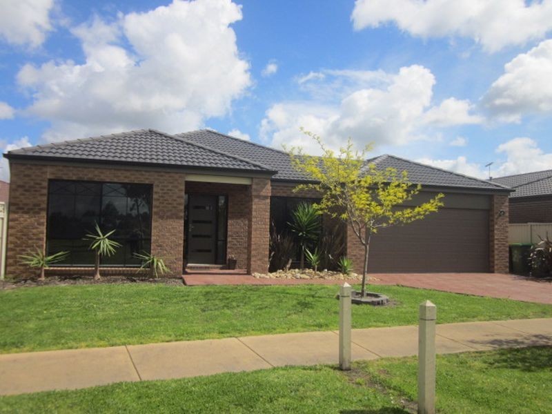 24 Howqua Place, Pakenham VIC 3810
