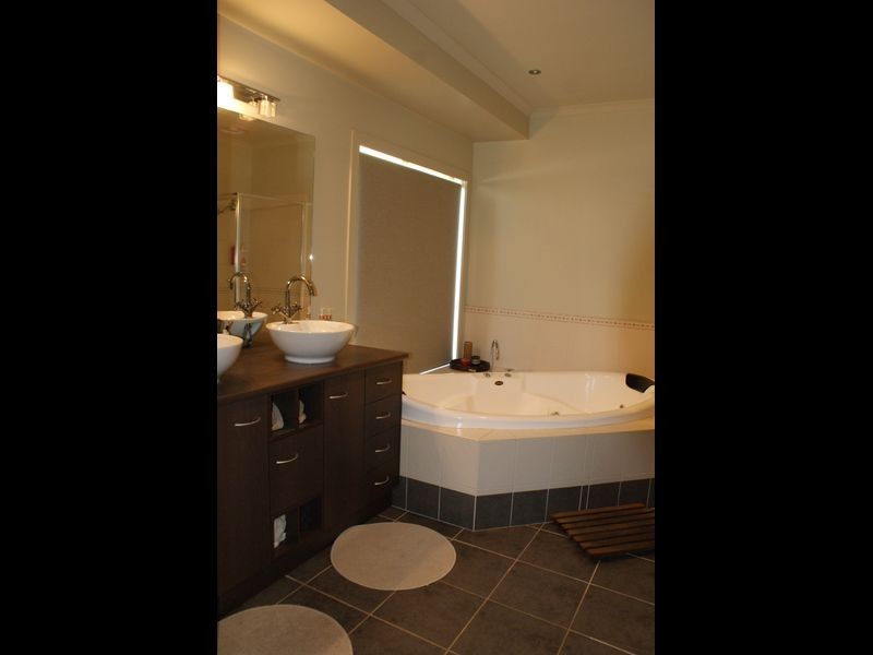 24 Howqua Place, Pakenham VIC 3810