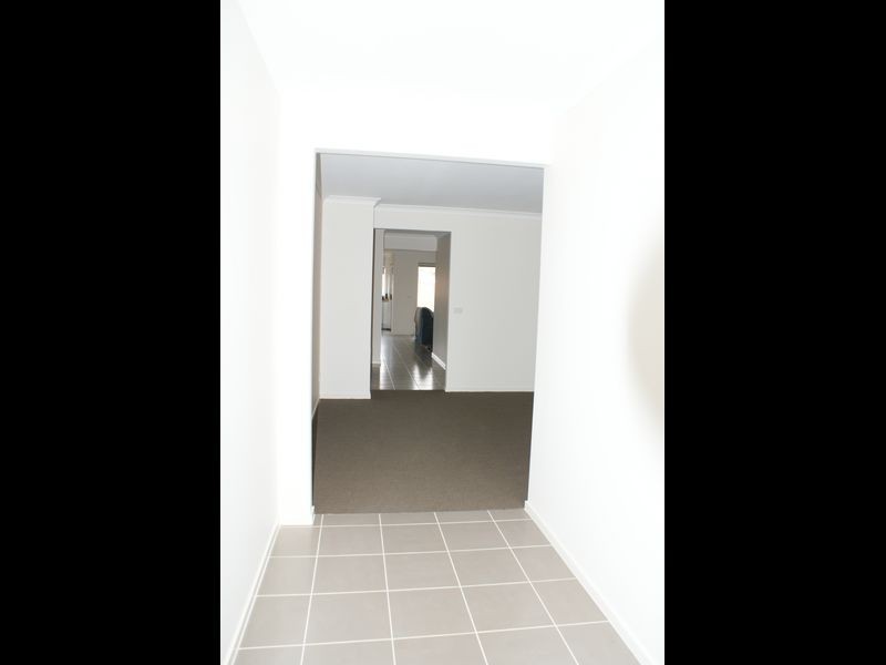 9 Field Street, Pakenham VIC 3810