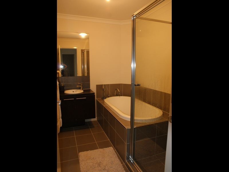 9 Field Street, Pakenham VIC 3810