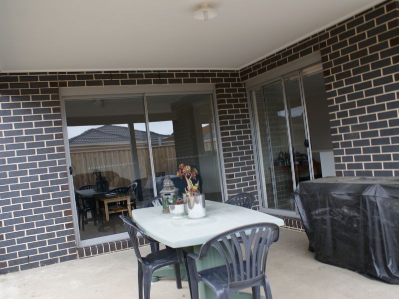 9 Field Street, Pakenham VIC 3810