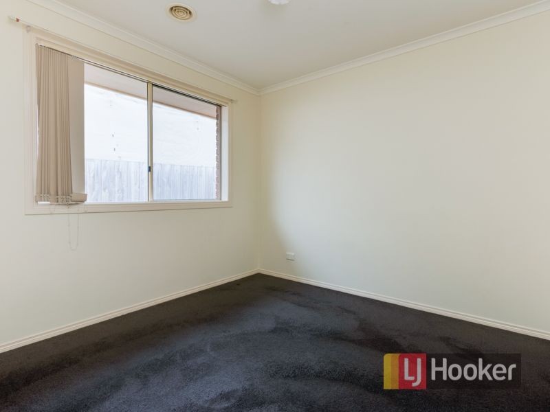 28 Jacqueline Place, Pakenham VIC 3810