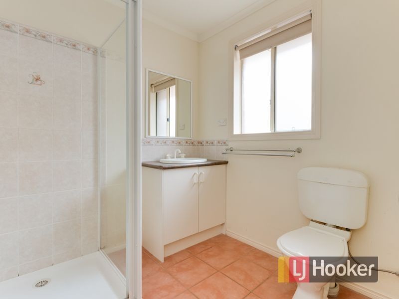 28 Jacqueline Place, Pakenham VIC 3810