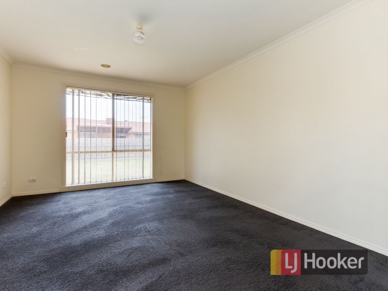 28 Jacqueline Place, Pakenham VIC 3810
