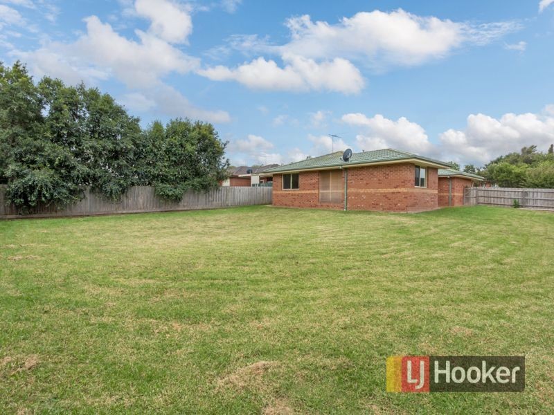 28 Jacqueline Place, Pakenham VIC 3810