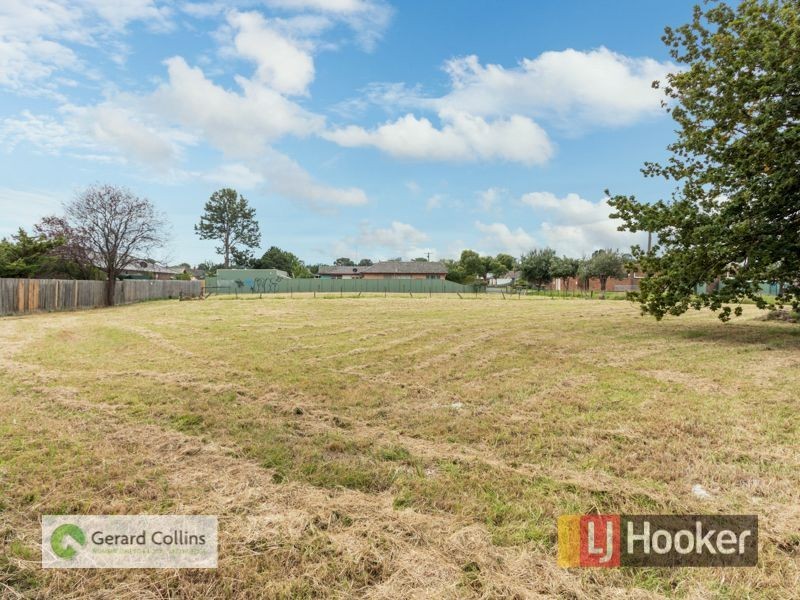 16-18 James Street, Pakenham VIC 3810