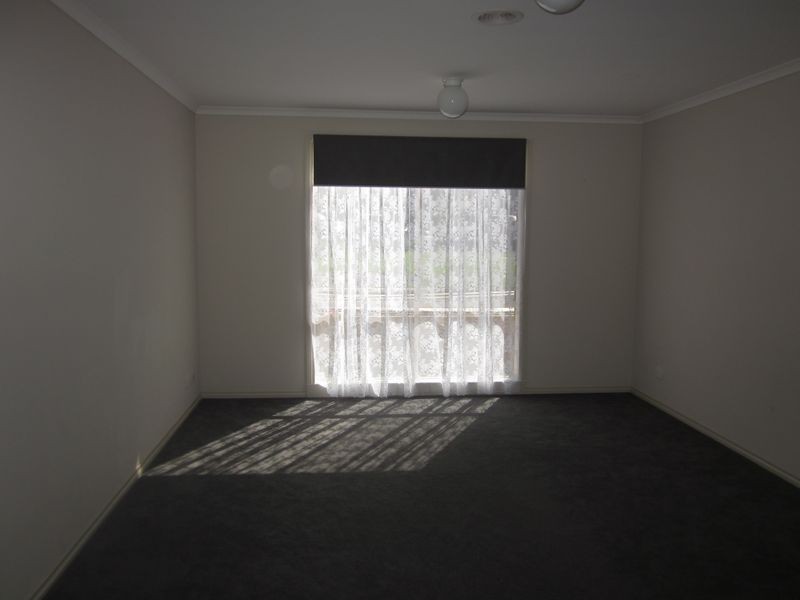 22 Tyrone Avenue, Pakenham VIC 3810