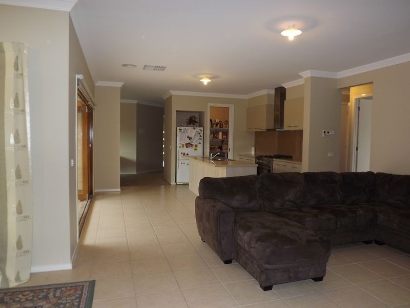 35 Flinders Park Drive, Officer VIC 3809