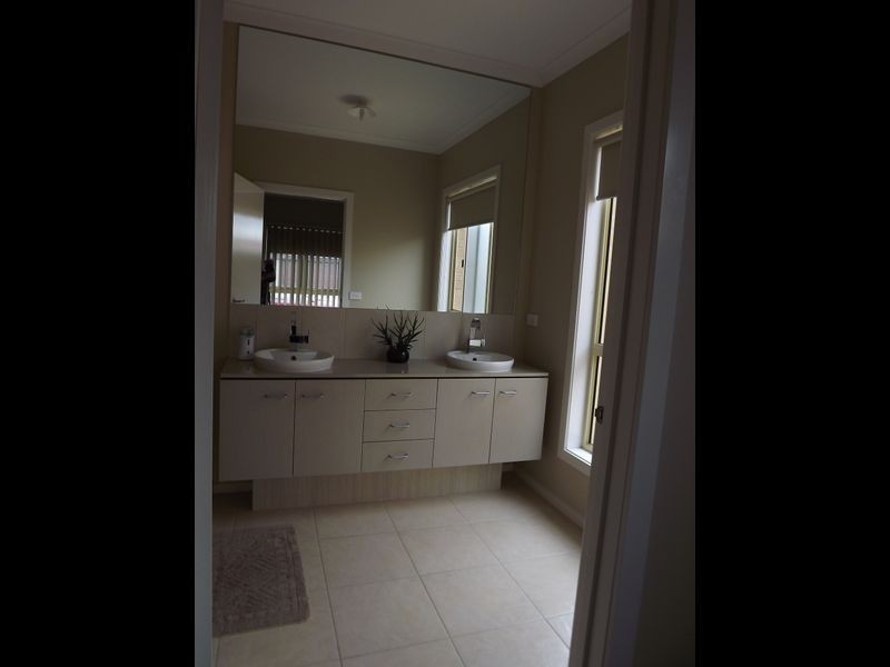 35 Flinders Park Drive, Officer VIC 3809