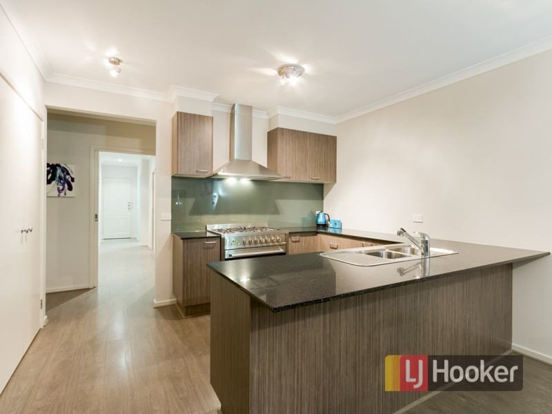 36 Clarendon Street, Pakenham VIC 3810