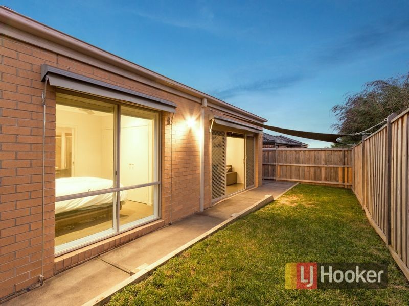 36 Clarendon Street, Pakenham VIC 3810