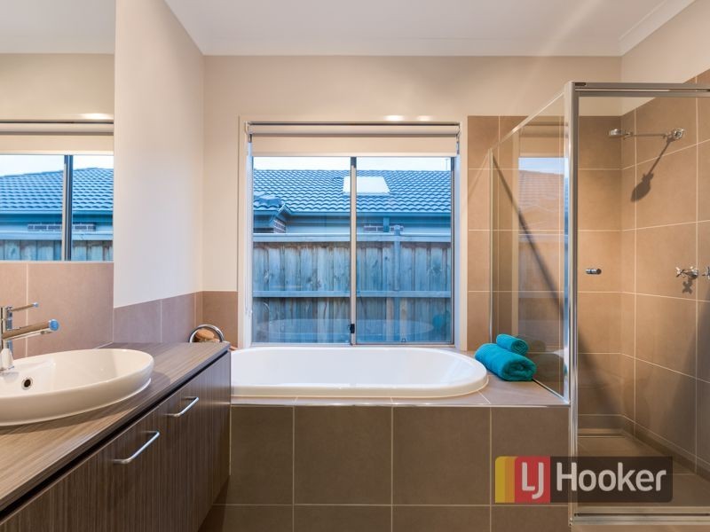 36 Clarendon Street, Pakenham VIC 3810