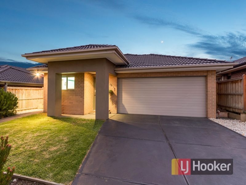36 Clarendon Street, Pakenham VIC 3810