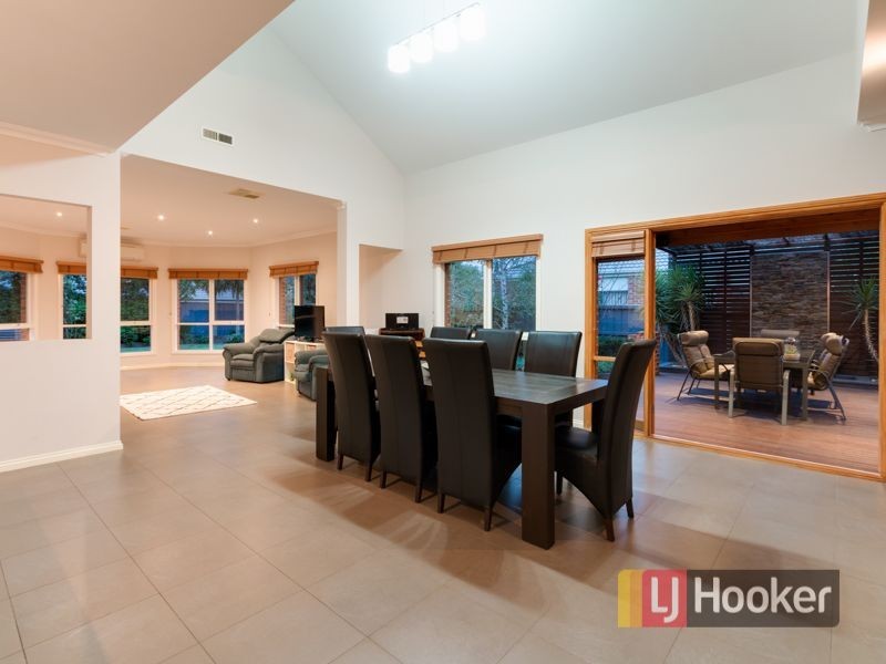 14 Banjo Paterson Drive, Pakenham VIC 3810