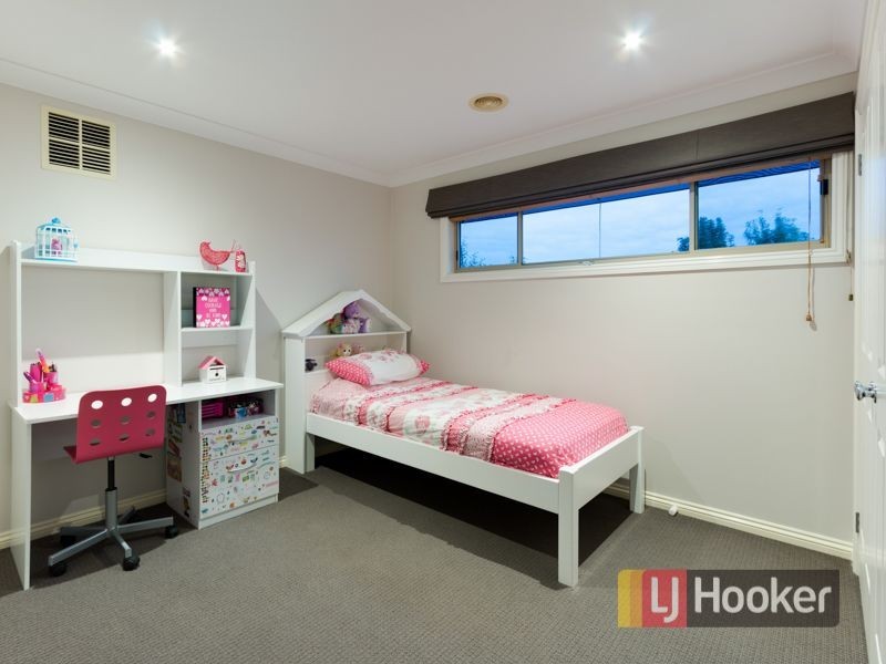 14 Banjo Paterson Drive, Pakenham VIC 3810