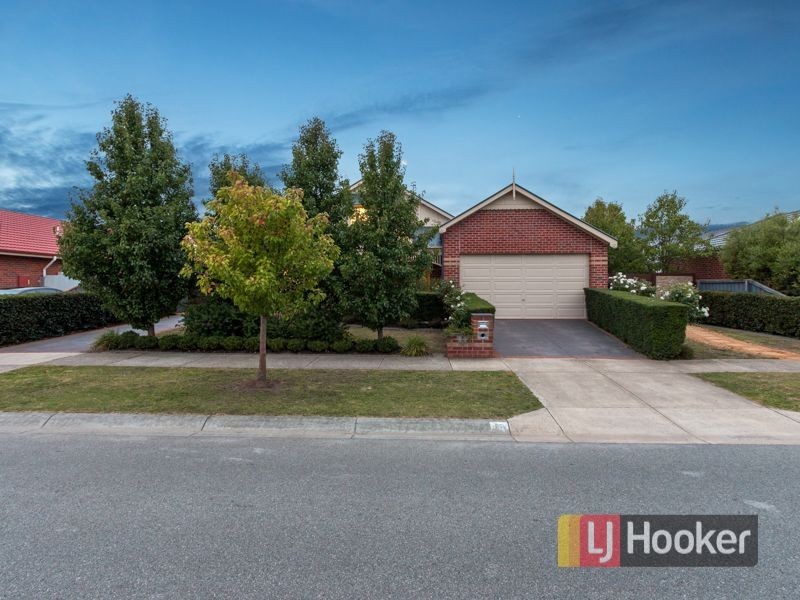 14 Banjo Paterson Drive, Pakenham VIC 3810