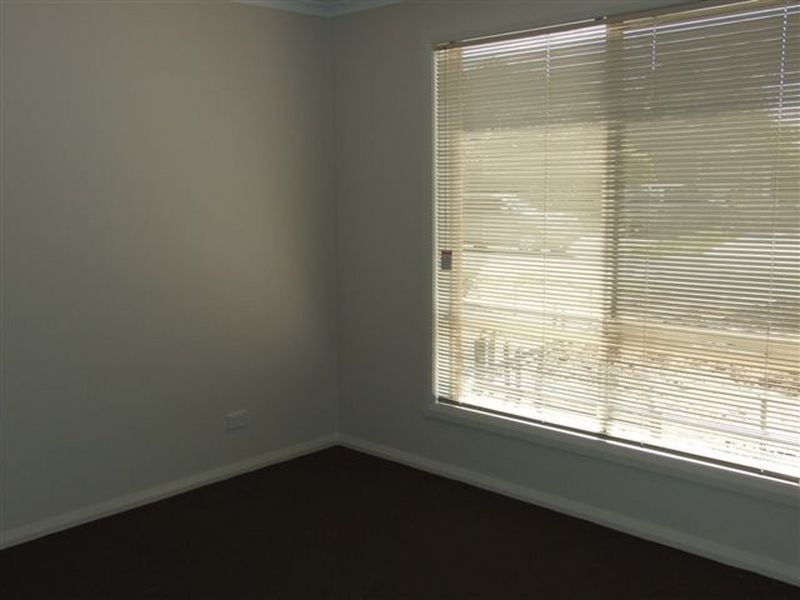 2 & 3/8 Jamieson Court, Pakenham VIC 3810