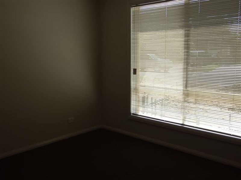 2 & 3/8 Jamieson Court, Pakenham VIC 3810