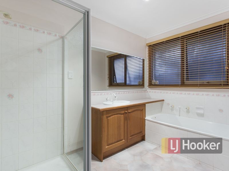 7 Christopher Close, Pakenham VIC 3810