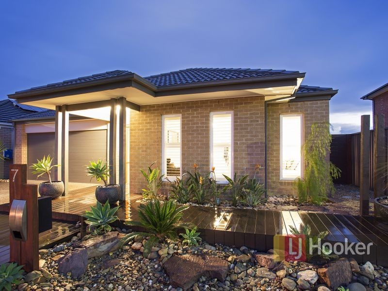 7 Page Close, Pakenham VIC 3810