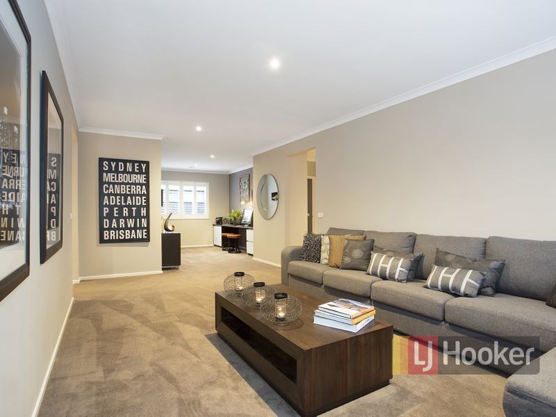 7 Page Close, Pakenham VIC 3810