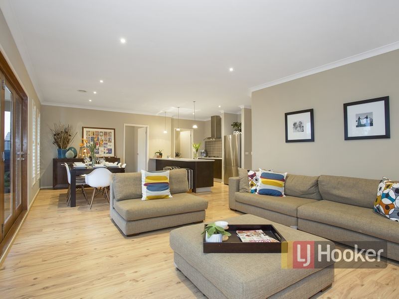 7 Page Close, Pakenham VIC 3810