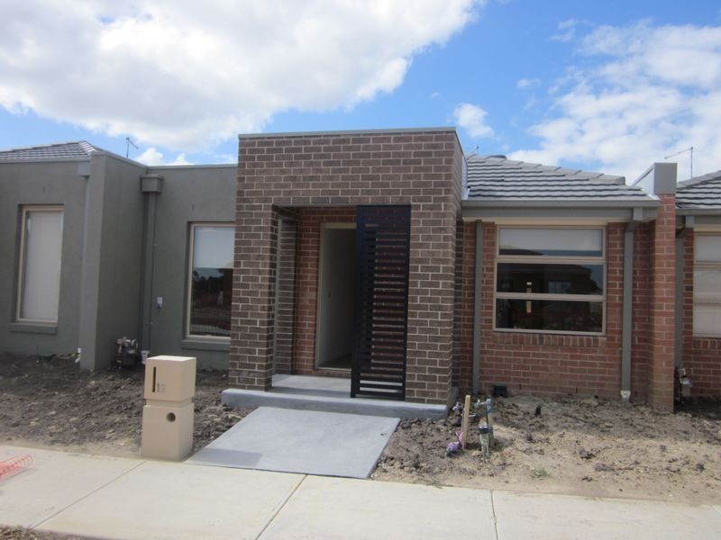 12 Midori Lane, Officer VIC 3809