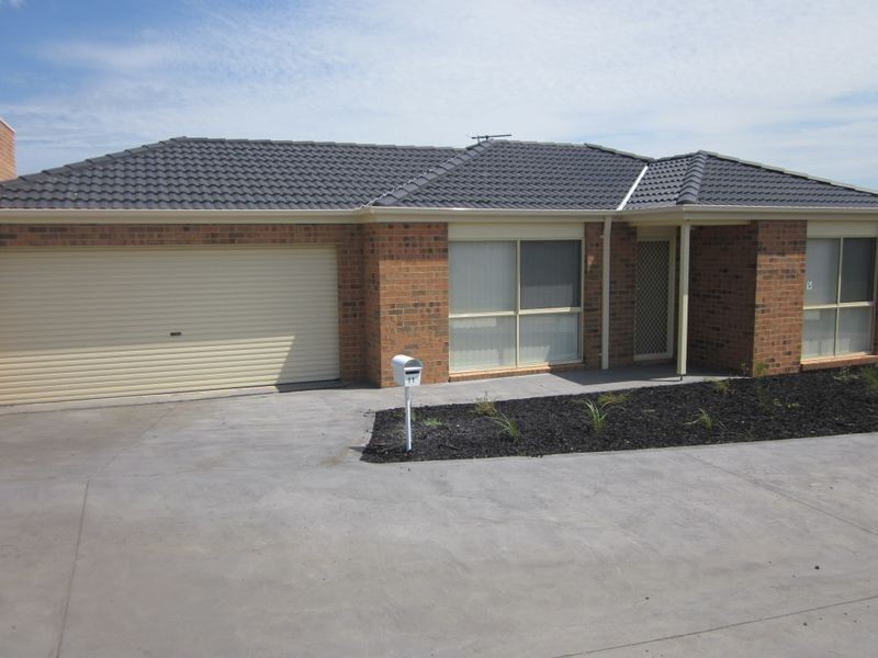 11/18 Ben Drive, Pakenham VIC 3810